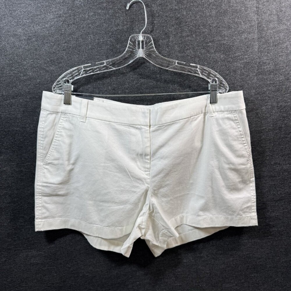 J Crew Women's Shorts 3.5‎ Inches Inseam classic Chino Size16 In Color White